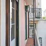 Charming In Alfama Апартаменты *