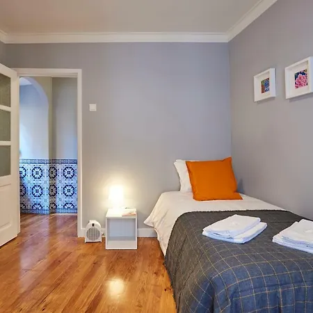 Charming In Alfama Апартаменты Лиссабон