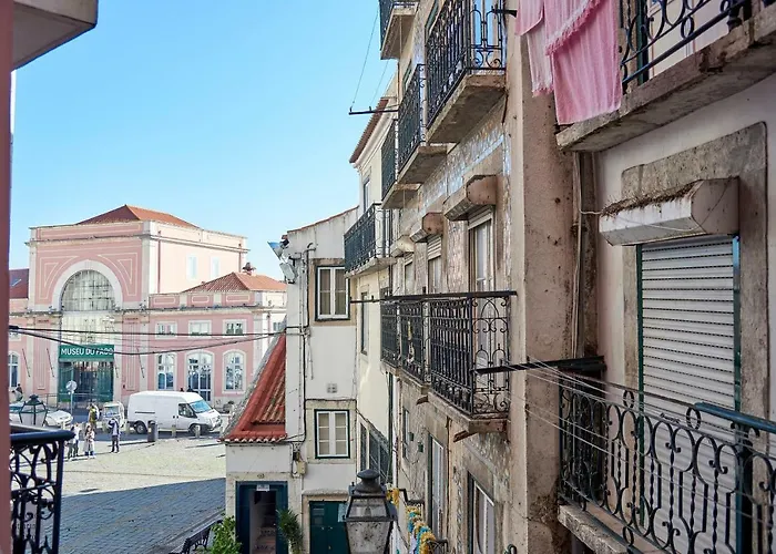 Charming In Alfama *