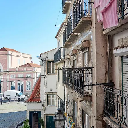 Charming In Alfama *