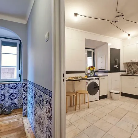 Appartamento Charming In Alfama Lisbona